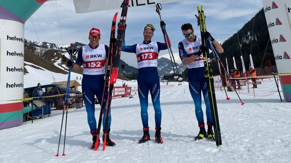 da san. Jovian Hediger (2.), Beda Klee (1.) e Dario Cologna (3.)