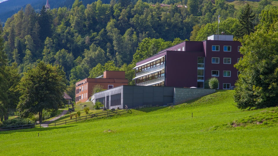 Fotografia da la Casa Depuoz da lunsch davent.