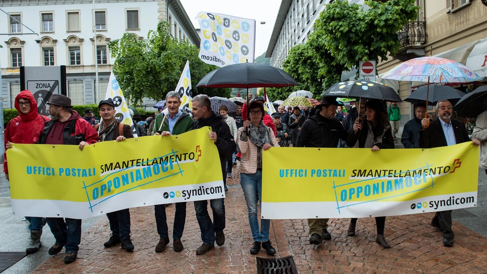 Bun 300 persunas han demonstrà dumengia a Bellinzona.