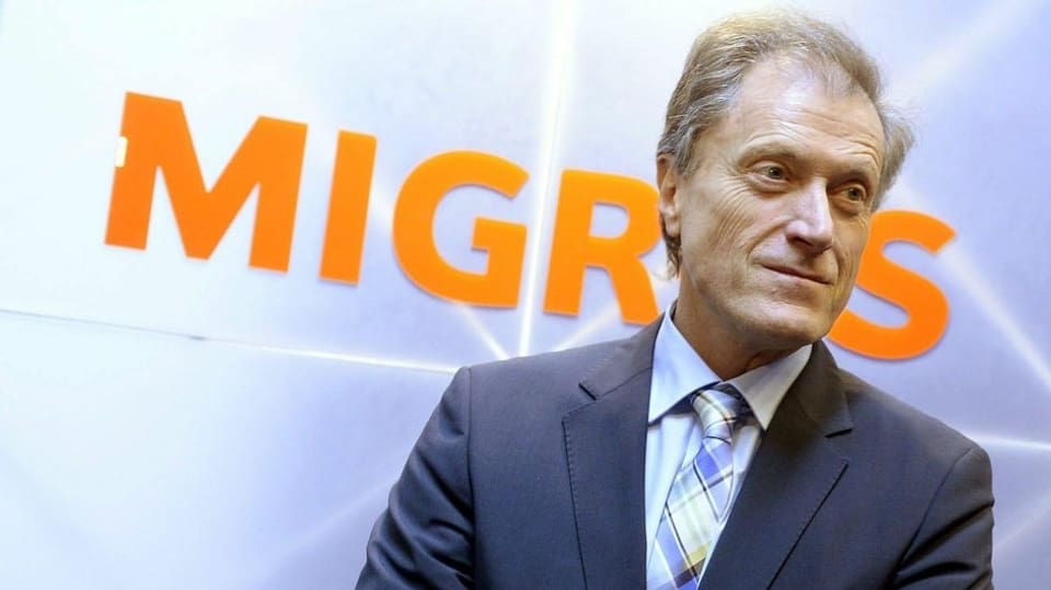 Purtret da Max Bolliger, il schef da la Migros.
