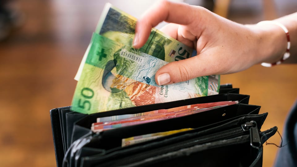 Bursa cun dus notas da 50.