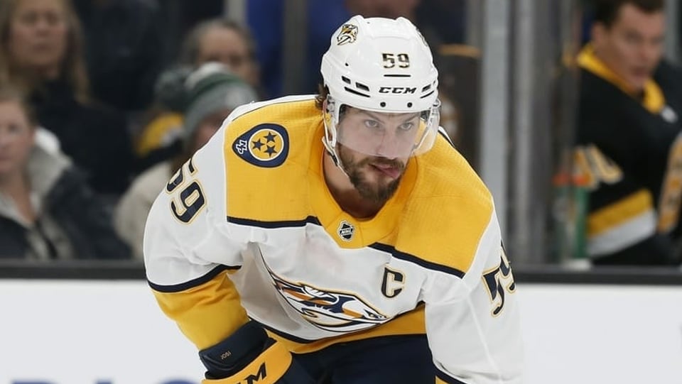 Roman Josi en acziun sin il glatsch.