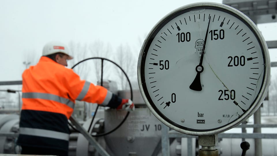 In um lavura vi d'ina pipeline da gas.