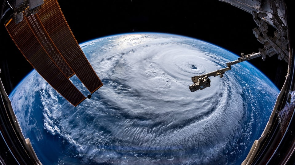 Il hurican Florence sin in maletg or da la staziun spaziala ISS.
