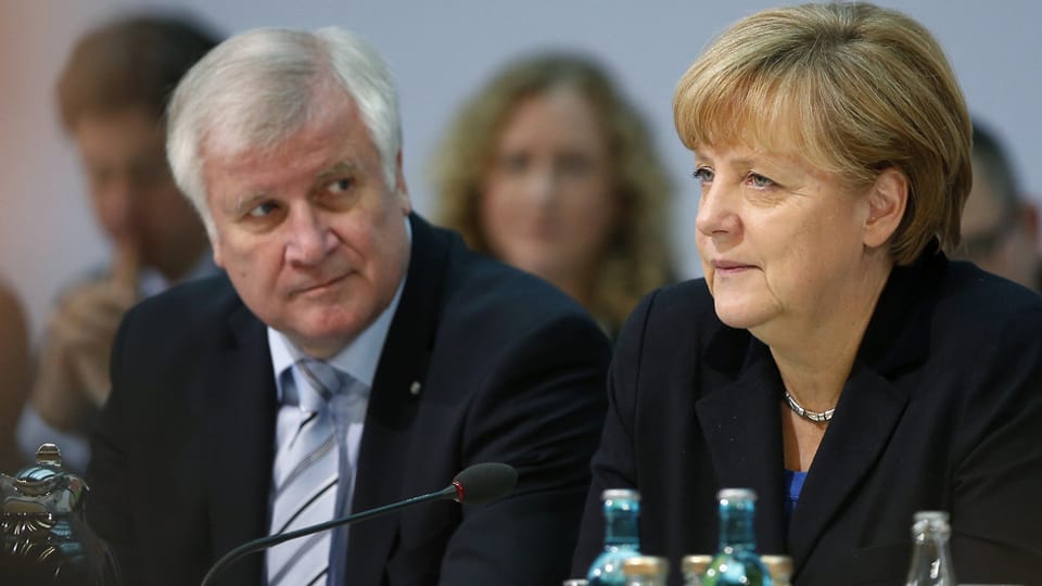 Horst Seehofer e Angela Merkel. 