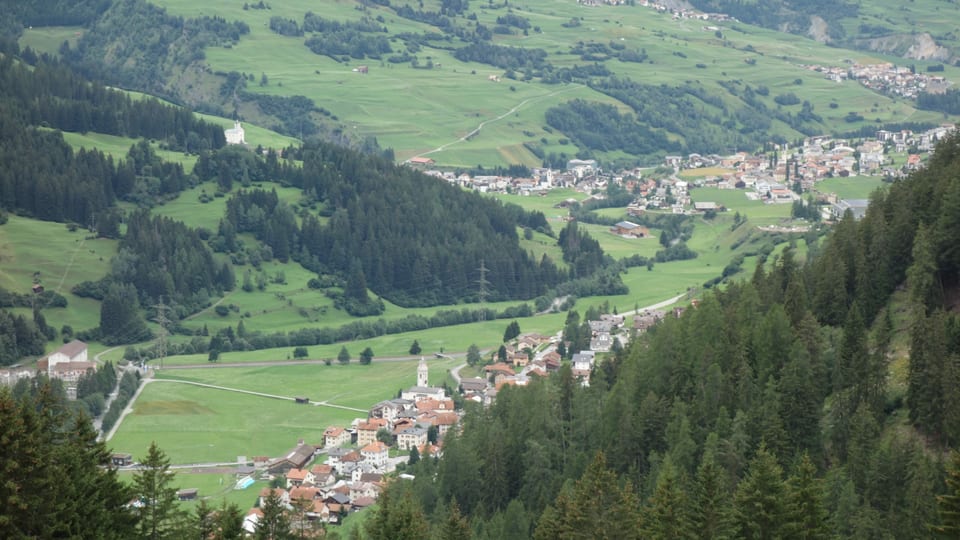 Vista vers il Surses.