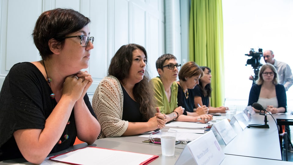 Las dunnas da la PS vulan che la Confederaziun lantschia la campagna «Na munta Na».