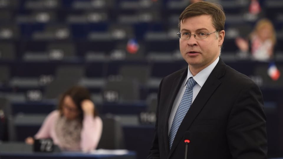 purtret dal cumissari da l'UE Dombrovskis