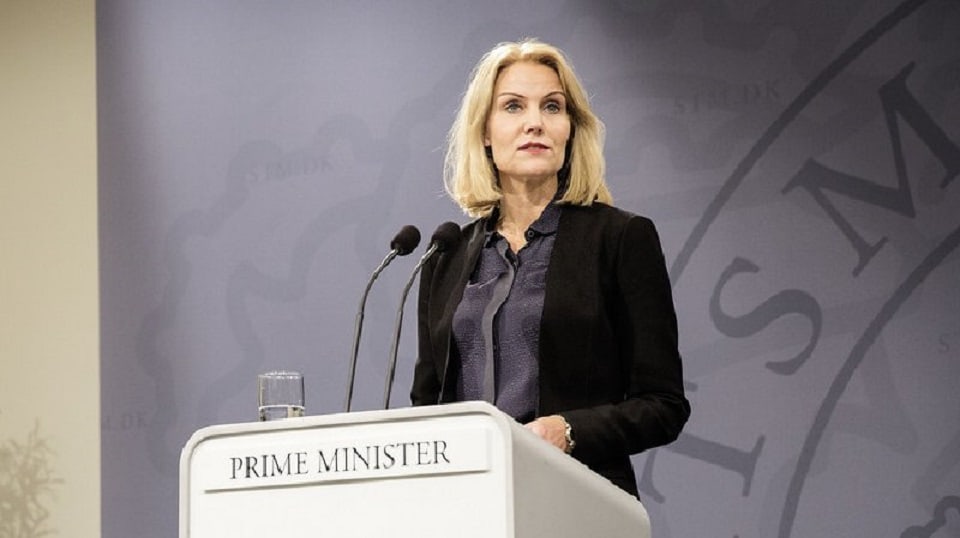 La primministra Helle Thorning-Schmidt fa vinavant frunt a la gruppa da terror Stadi islamic.