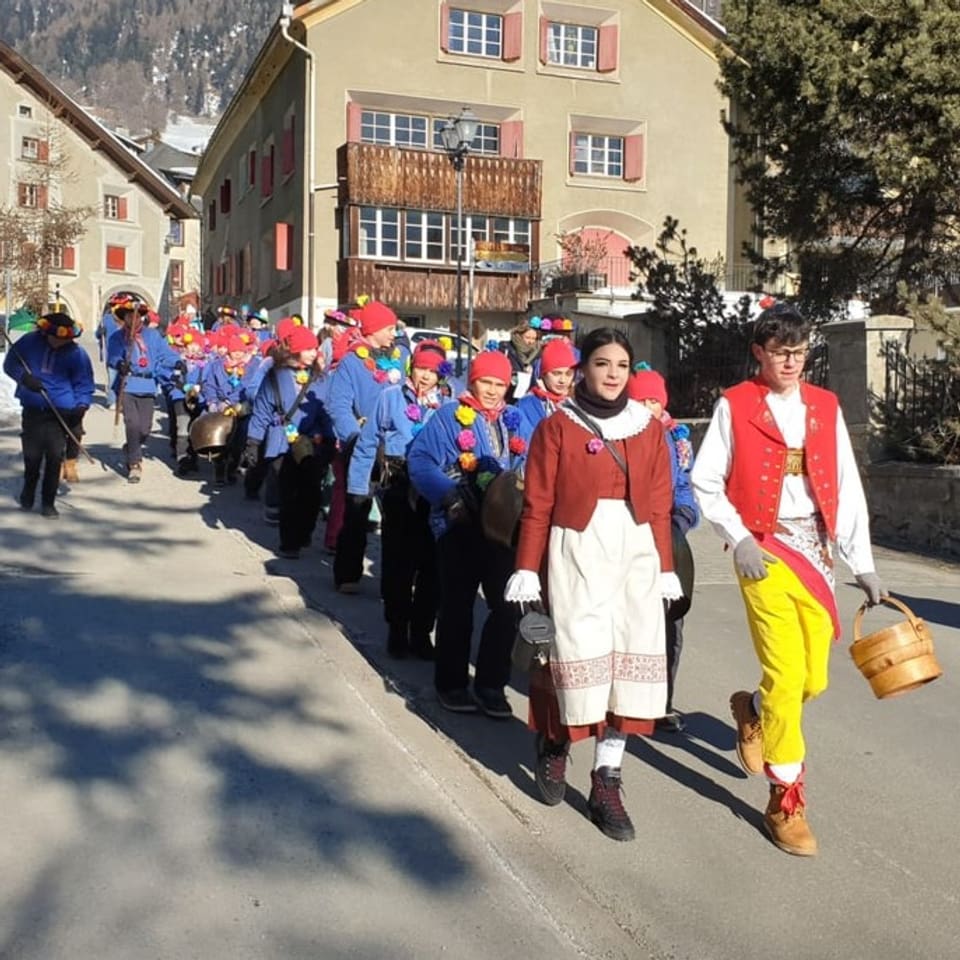 Samedan til da chalandamarz en costums