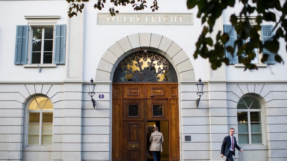 Maletg simbolic: entrada da la dretgira superiura a Turitg.