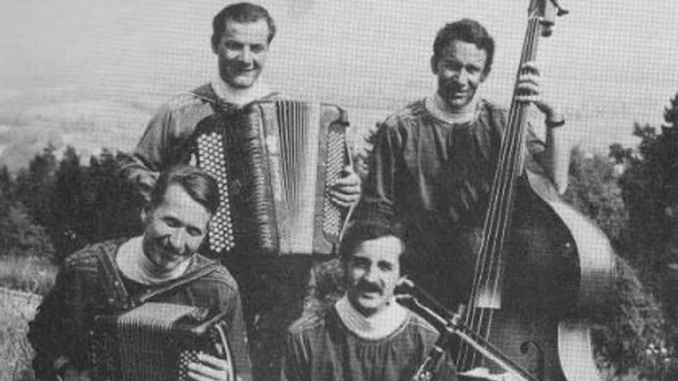 Ils Engadiner Ländlerfründa cun Alfred Oswald ina chapella da musica populara
