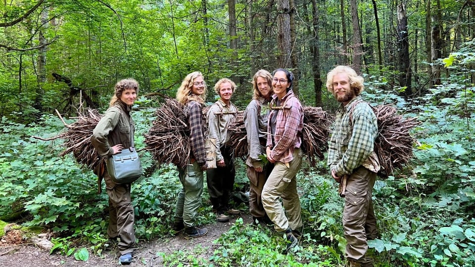Die Teilnehmer in der Wildnis