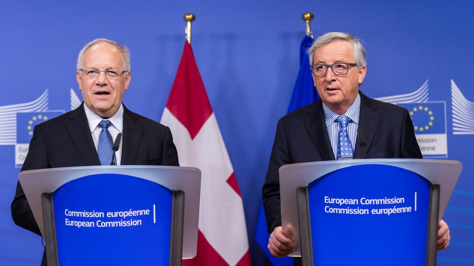 Johann Schneider Amman e Jean-Claude Juncker tar ina conferenza da medias in schaner a Brüssel.
