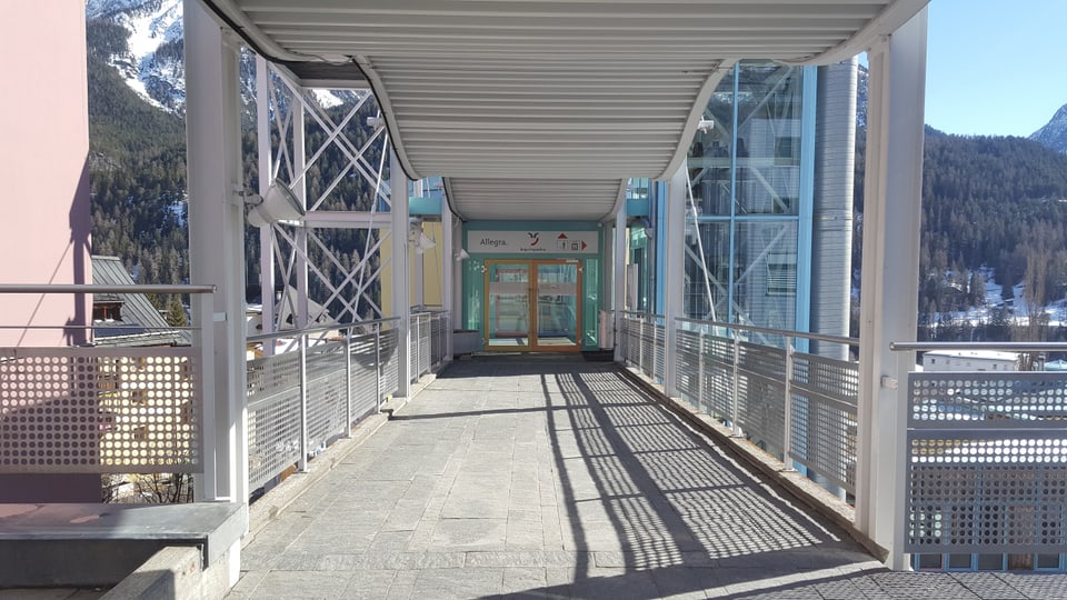 L'entrada dal Bogn Engiadina Scuol
