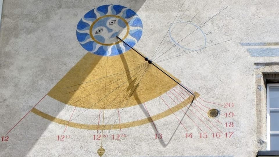 Gia vis? L'ura da sulegl cun 2 temps e data sin l'Arcas