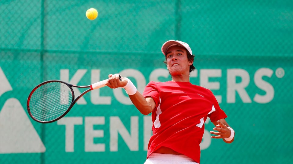 Gian Luca Tanner cumbatta a Claustra encunter ils megliers giugaders da tennis da l'Europa.