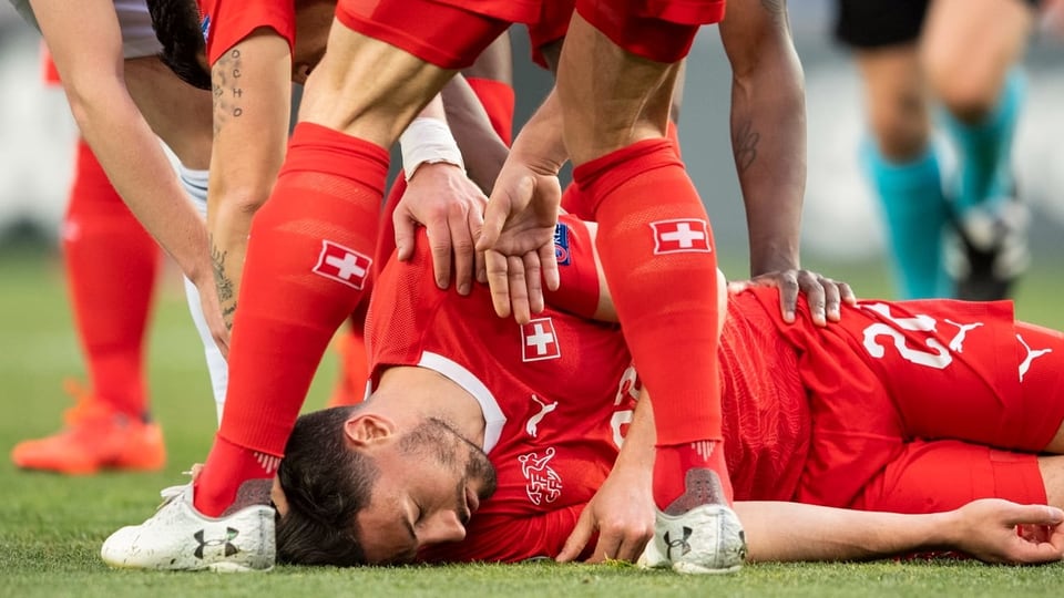 Schär sin il plaz da ballape - el è senza schientscha.