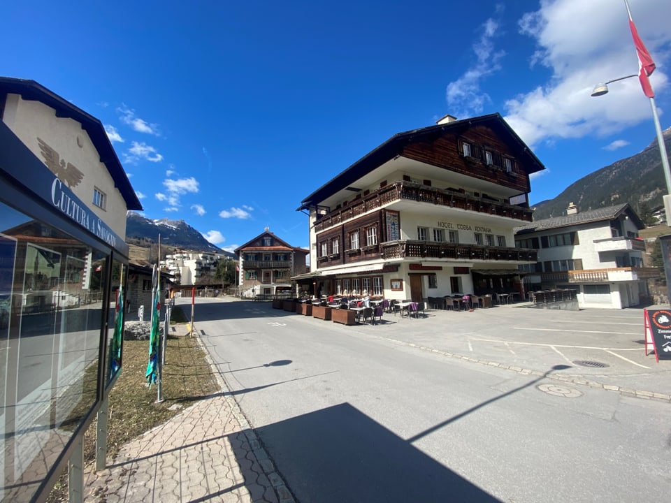 Das Hotel Romana gegenüber der Primarschule.