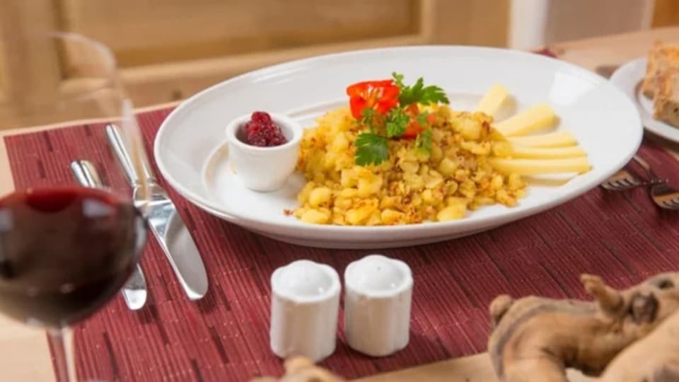 Maluns Die Bündner Spezialität Maluns. Maluns Rezept zum nachkochen.