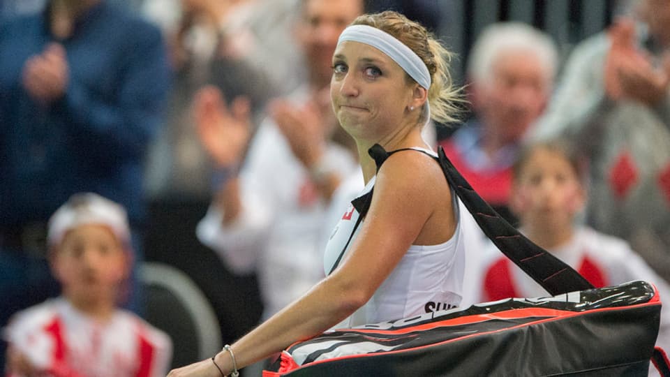 Timea Bacsinszky suenter ina terrada al Fedcup cunter Karolina Pliskova