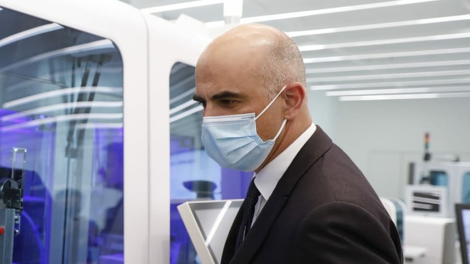 Alain Berset cun mascrina.