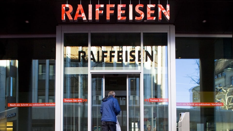 Entrada da filiala tar Raiffesen