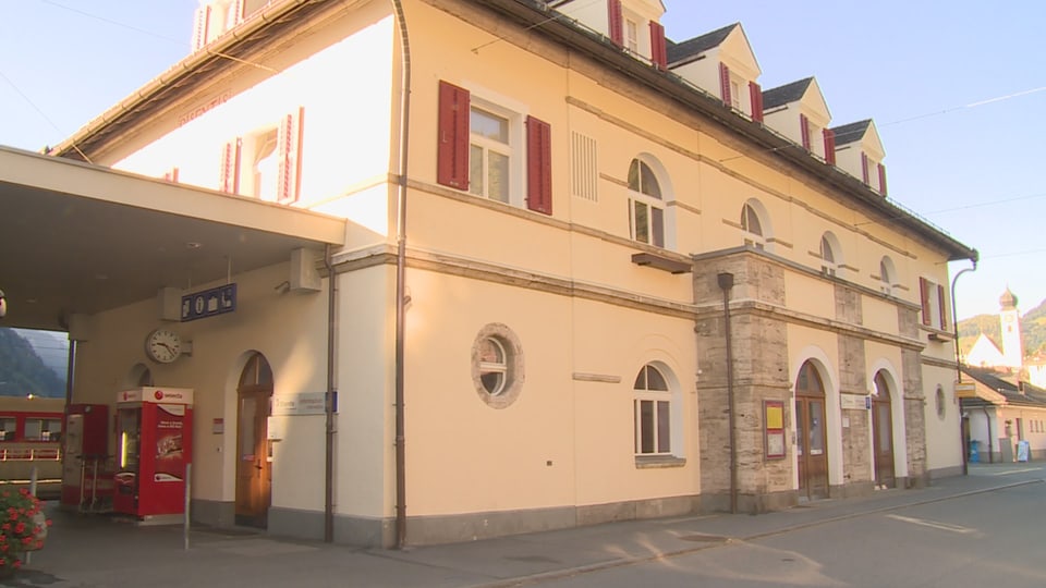 Staziun da viafier a Mustér