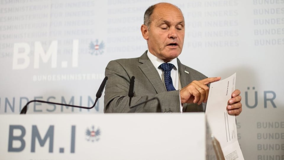 Wolfgang Sobotka minister dal intern da l'Austria. 