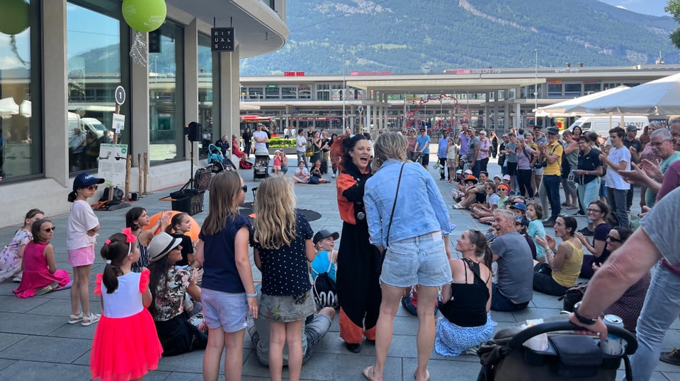 Buskers Festival Chur Strassenkunst Strassenkünstler Strassenkünstlerinnen 