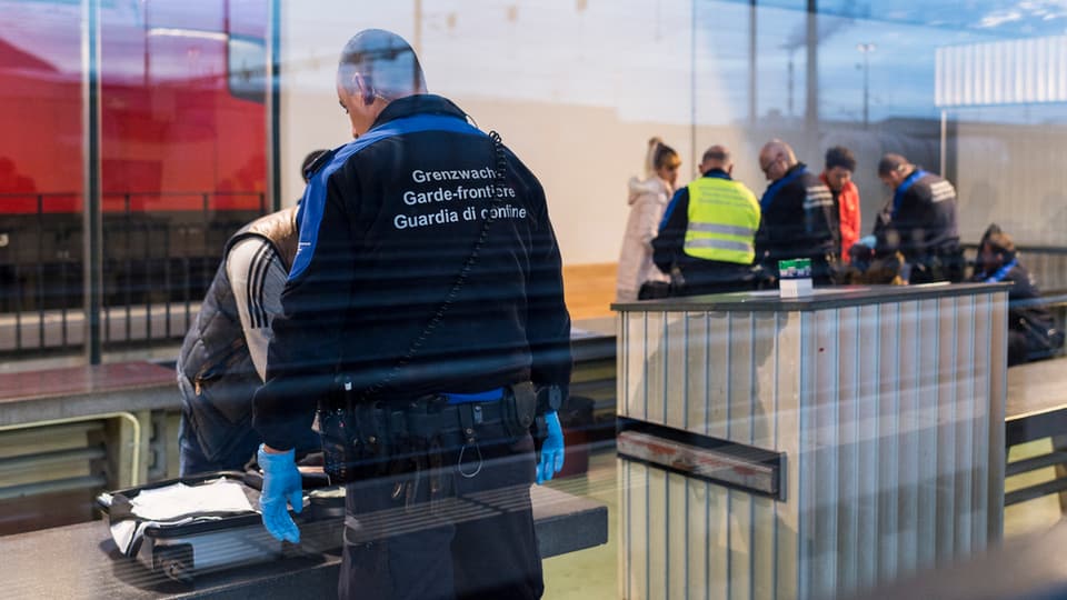 Polizia da duana.