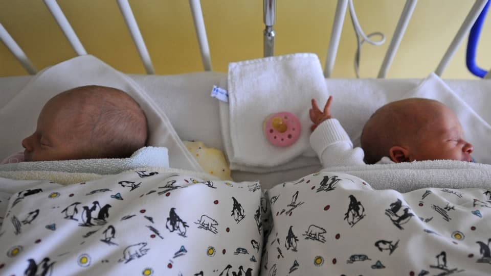 2 pops en letg in sper l'auter.