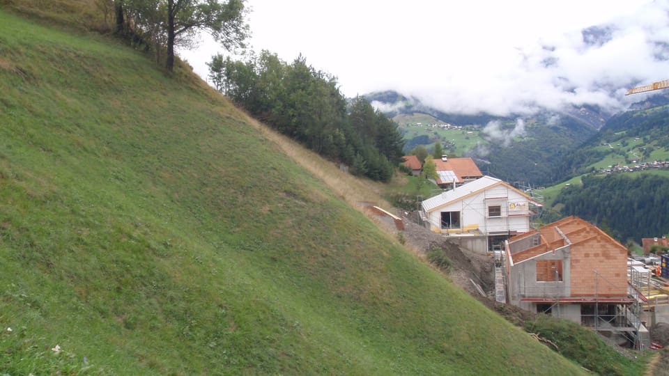 Territori d'abitadi «Casanova» en la fracziun da Cumbel, Lumnezia.