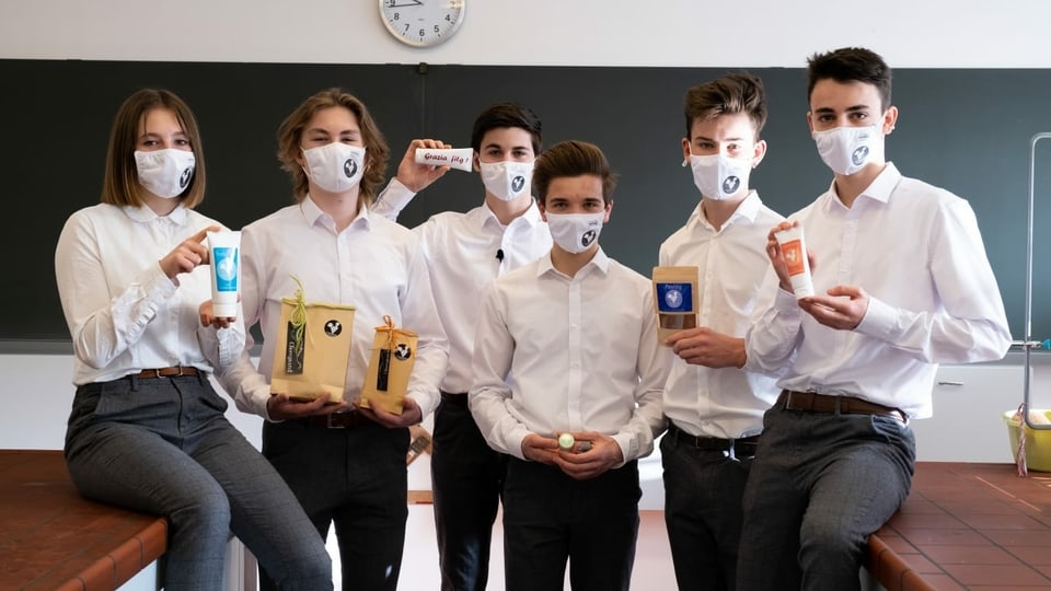 Sis impressaris da la scola EMS Schiers han fundà ina atgna fatschenta che venda cremas cosmeticas.