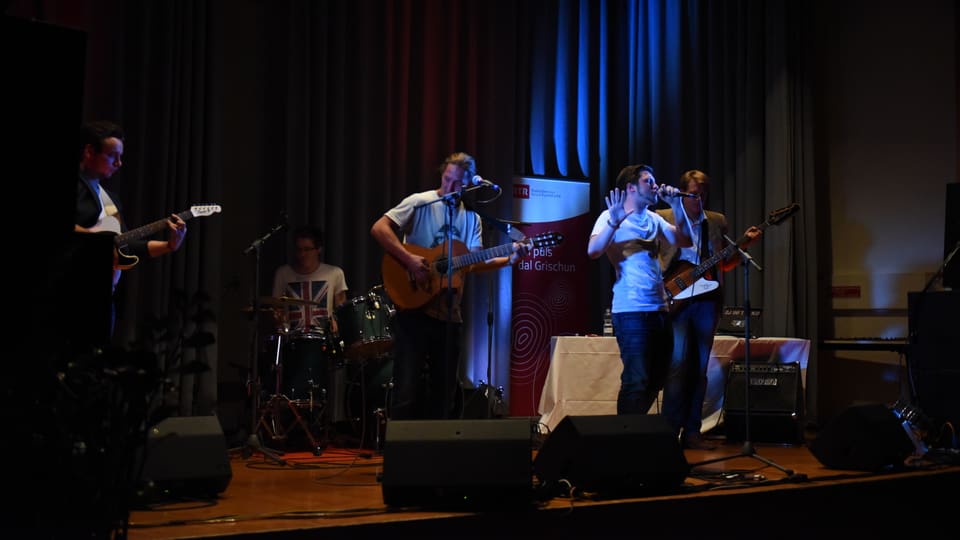 Giganto-Mattiu & band al «Da cumpagnia» a Cuira. musicists durant in concert.