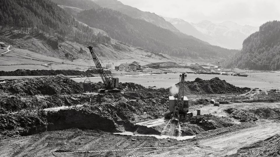Murmarera 1952 Fotografia en alv e nair, da las lavurs vid il mir dal Lai da Murmarera