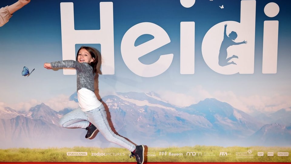 Ina reclama per il film da «Heidi» cun l'actura Anuk Steffen. 