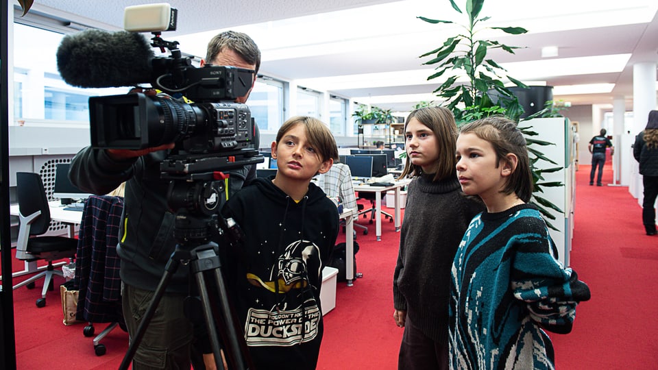 Zukunftstag bei RTR: 20 Kinder besuchen das rätoromanische Medienhaus