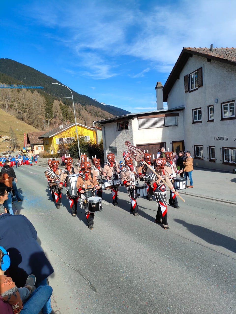 Eine Guggenmusik am Karneval  Disentis