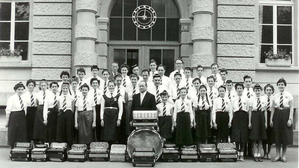 Il club d'accordeons l'onn 1954