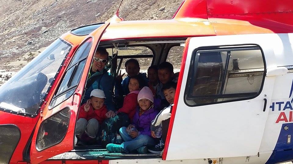 Maurizio Folini èn l'helicopter