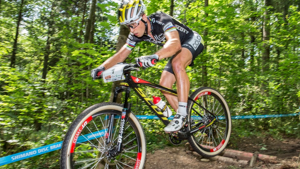  Il mountainbiker da Tersnaus, Nino Schurter è er questa stagiun stà il meglier.