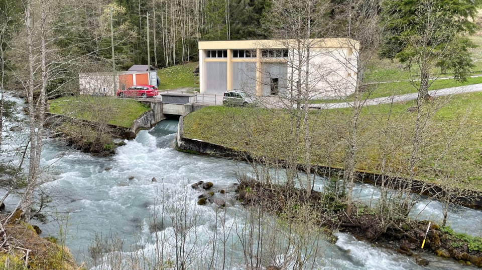 Flusskraftwerk an der Plessur in Litzirüti, Graubünden.