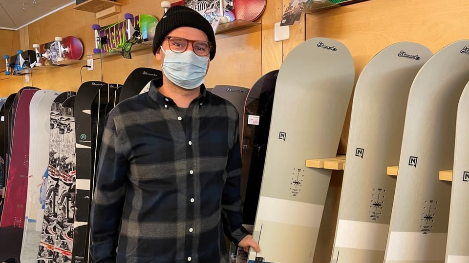 Curdin Heimgartner en sia fatschenta da snowboard