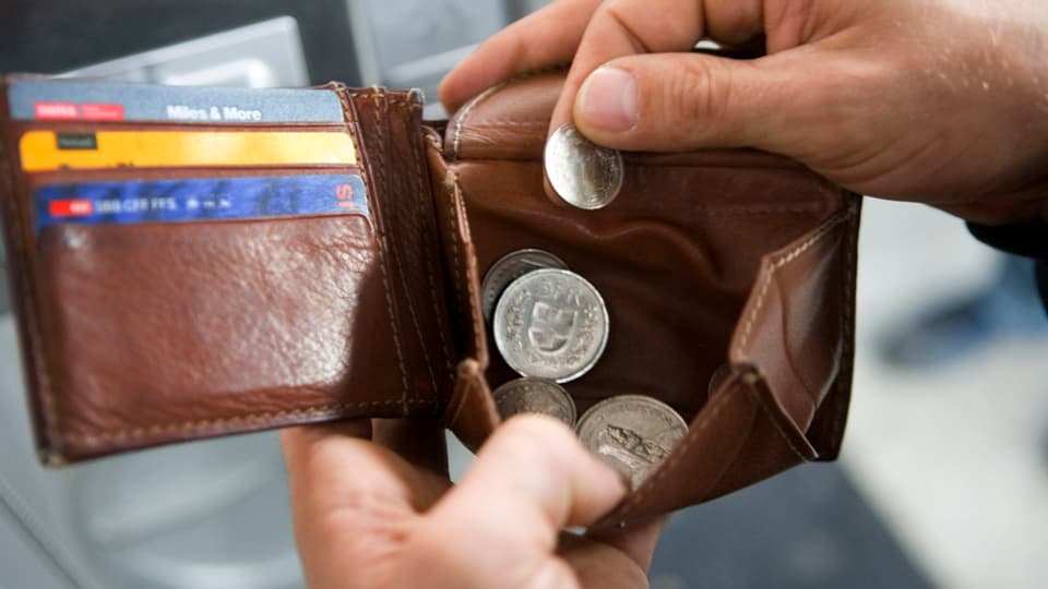 L'avust han ils consuments en media stuì pajar damain.