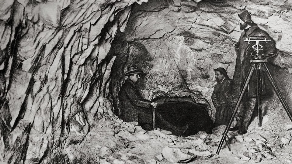 Las exchavaziuns difficilas per l’emprim tunnel da l’Alvra.