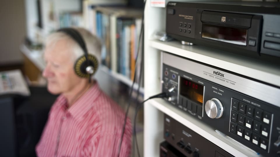 Um pli vegl taidla radio. 