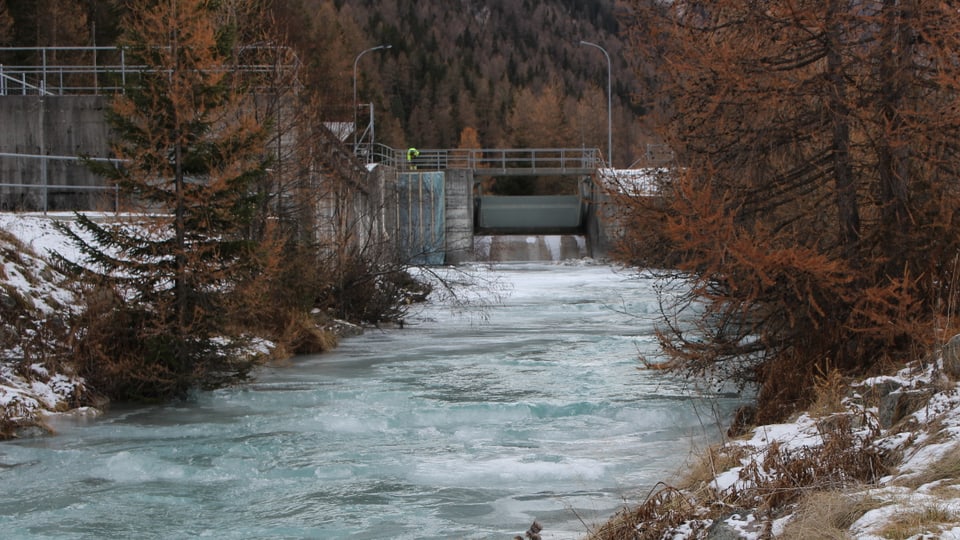 Uschia sa preschenta la tschiffada d'aua Vallember tar Susauna.