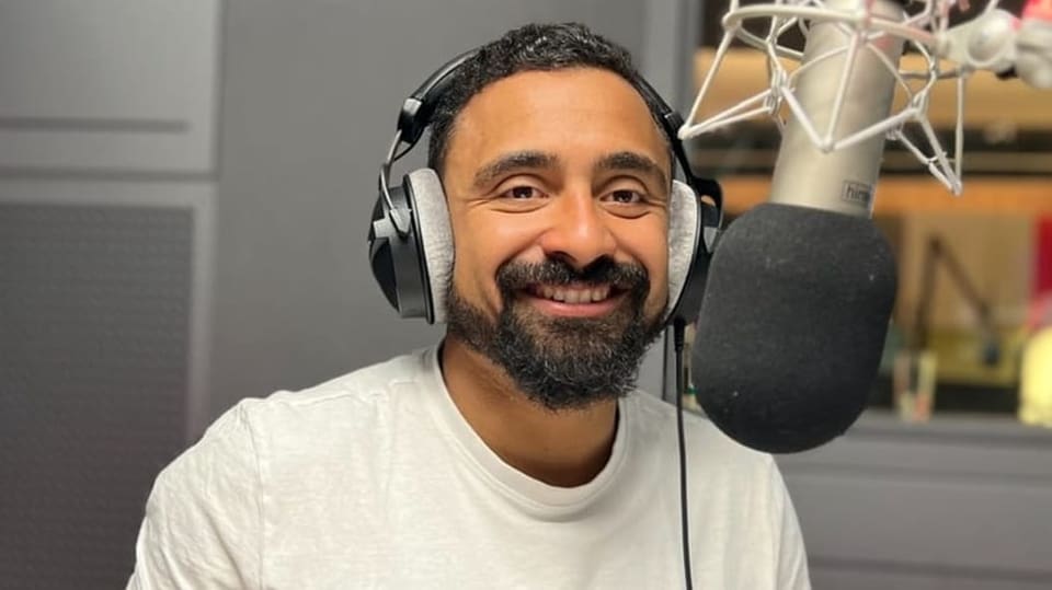 Gino Clavuot im Radiostudio von RTR.