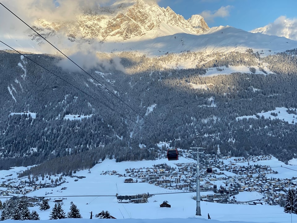 Vista vers il Piz Mitgel.